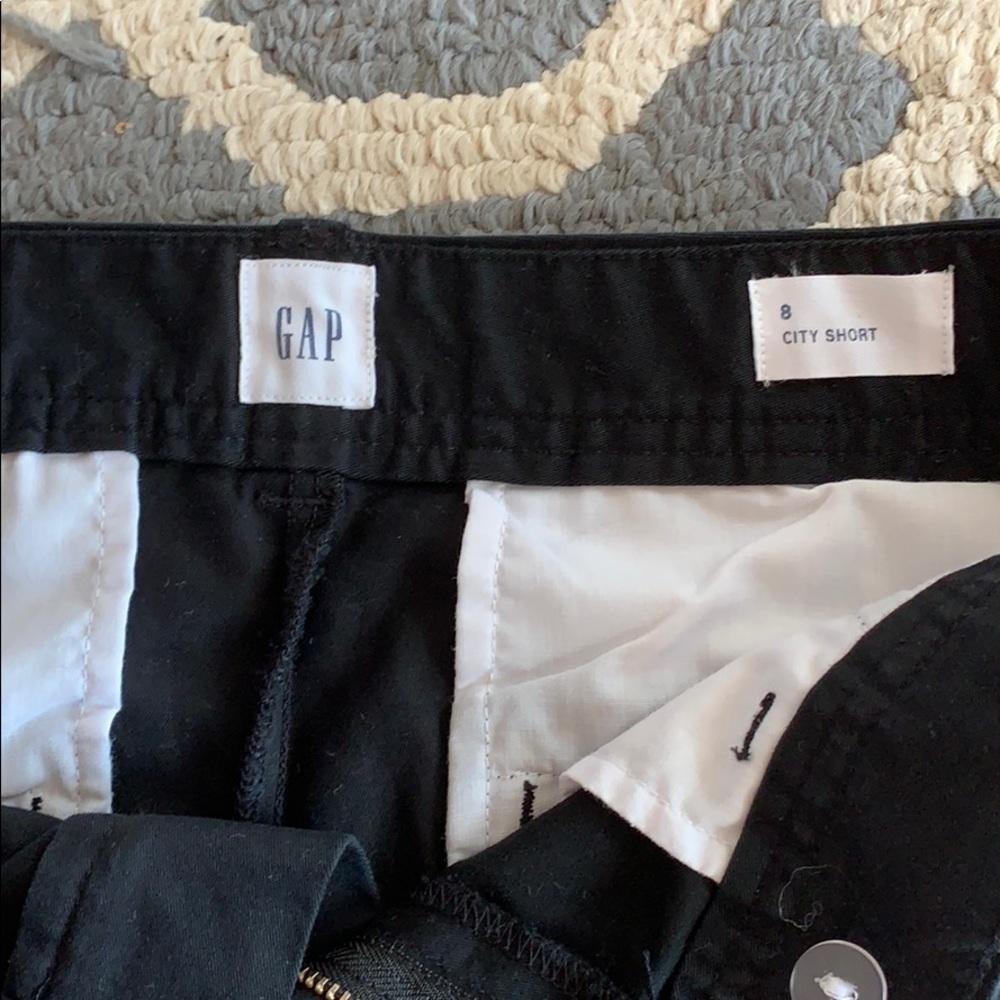 Black Gap City Shorts - Picture 2 of 2